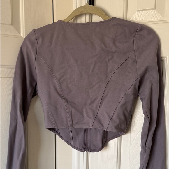 Aritzia Lavender Long Sleeve Crop Top - Picture 5 of 5